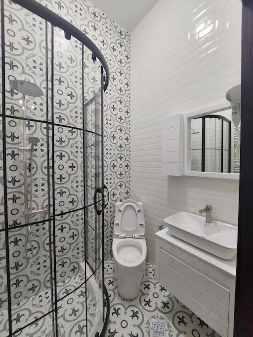 Soma Apartment Kutaisi Ngoại thất bức ảnh